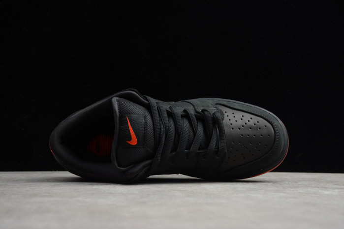 nike dunk sb low “pigeon” 883232-008