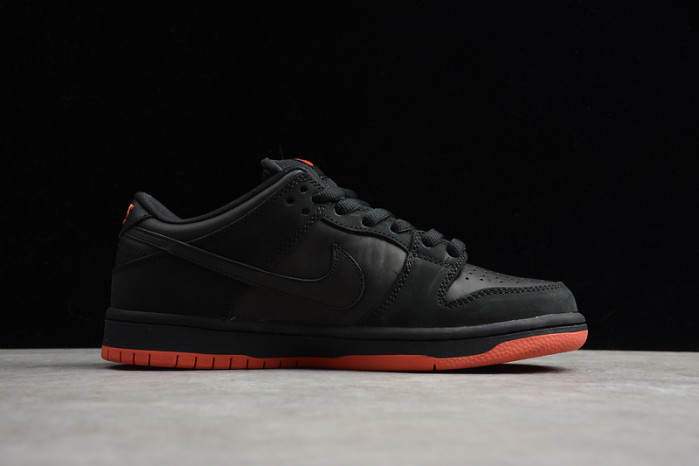 nike dunk sb low “pigeon” 883232-008