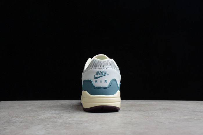 patta x air max 1