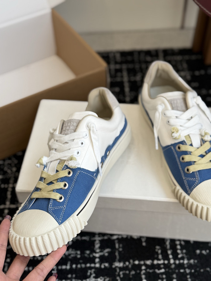 Ma*iso*n Mar*giela MNMA-0211