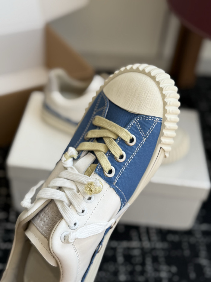 Ma*iso*n Mar*giela MNMA-0211
