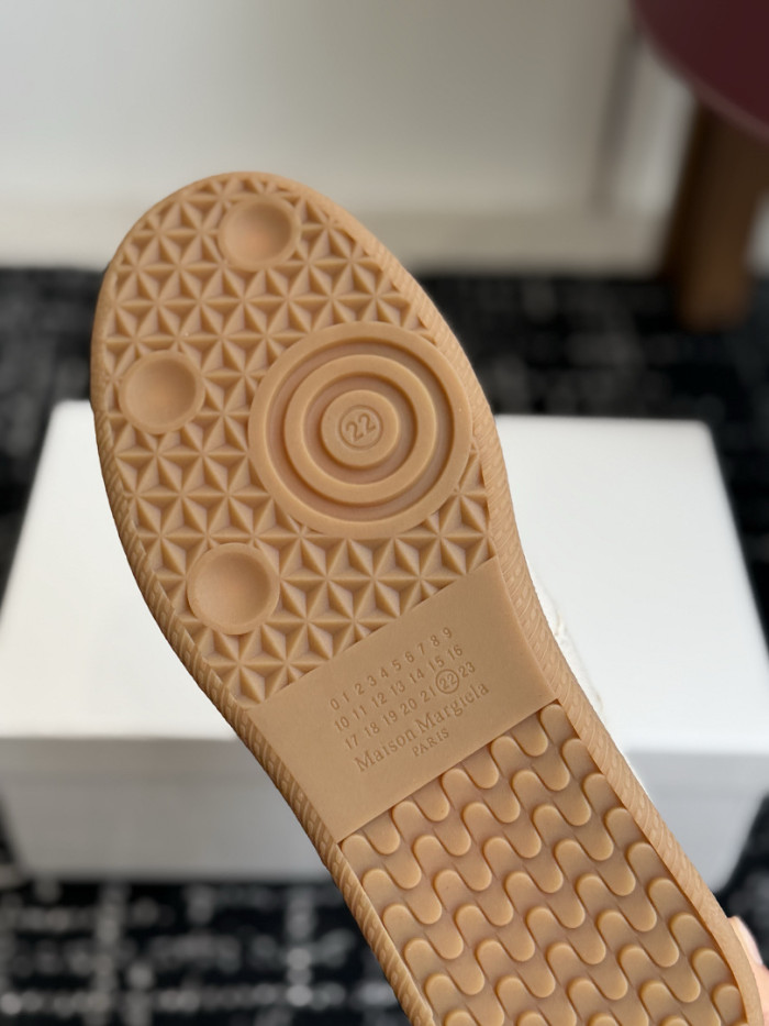 Ma*iso*n Mar*giela MNMA-0222
