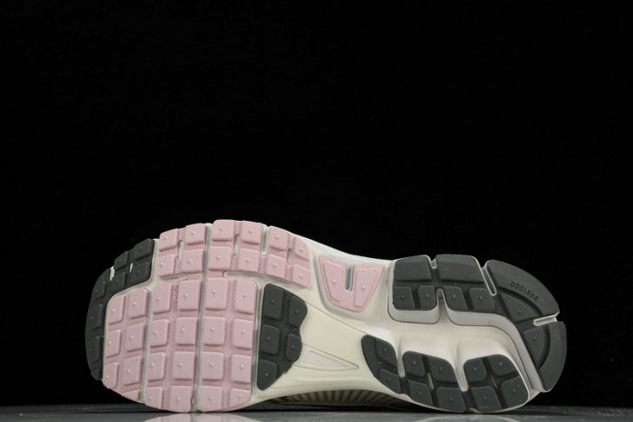 nike air zoom vomero 5 fn3695-001