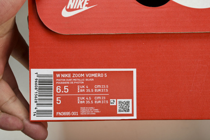 nike air zoom vomero 5 fn3695-001