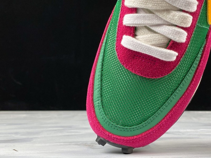 nike ld waffle sacai pine green bv0073-301