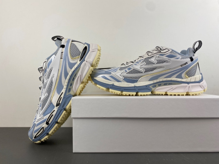 C/O​ SNEAKERS CO-064