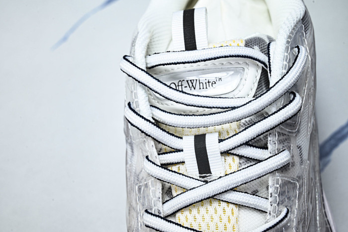 C/O​ SNEAKERS CO-053