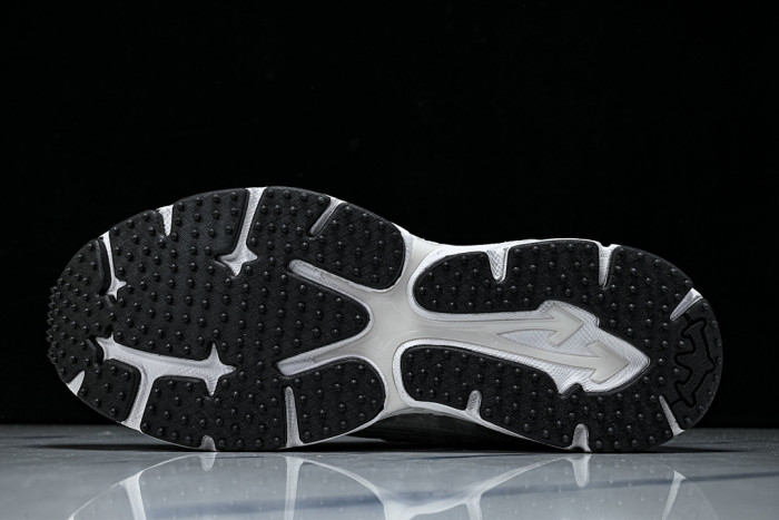 C/O​ SNEAKERS CO-053