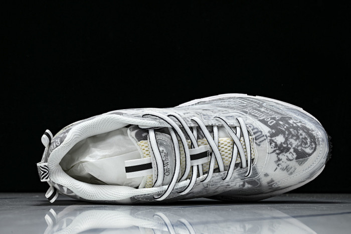 C/O​ SNEAKERS CO-053