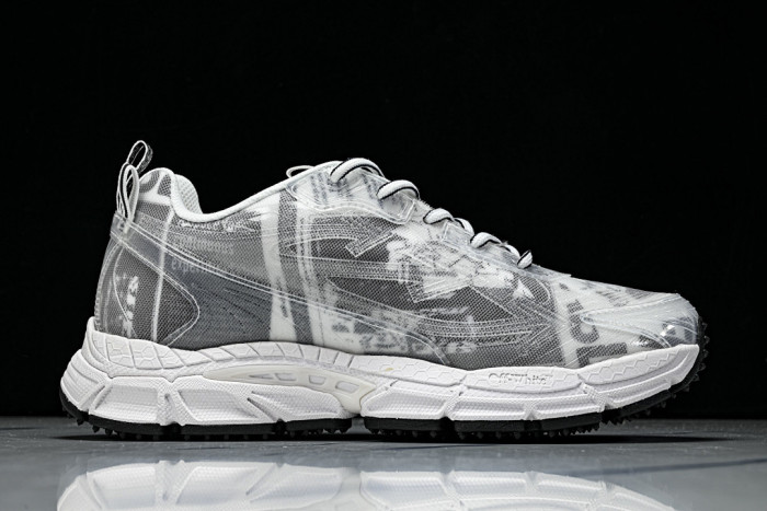 C/O​ SNEAKERS CO-053