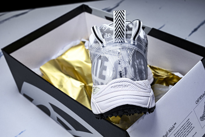 C/O​ SNEAKERS CO-053
