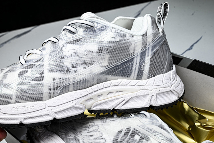 C/O​ SNEAKERS CO-053