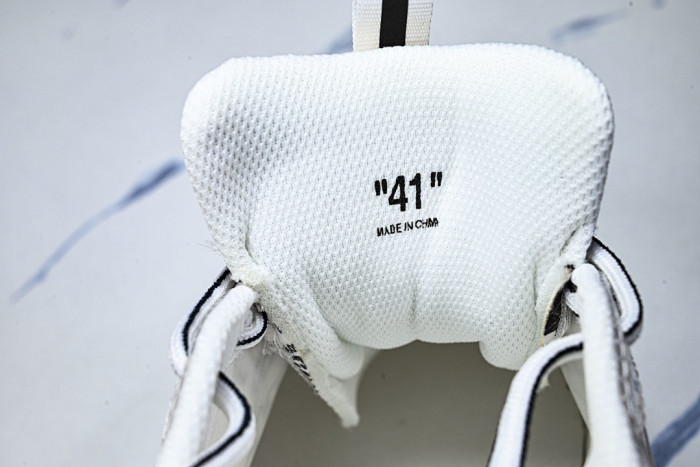 C/O​ SNEAKERS CO-053