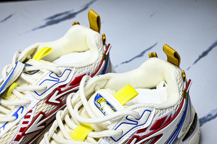 C/O​ SNEAKERS CO-055