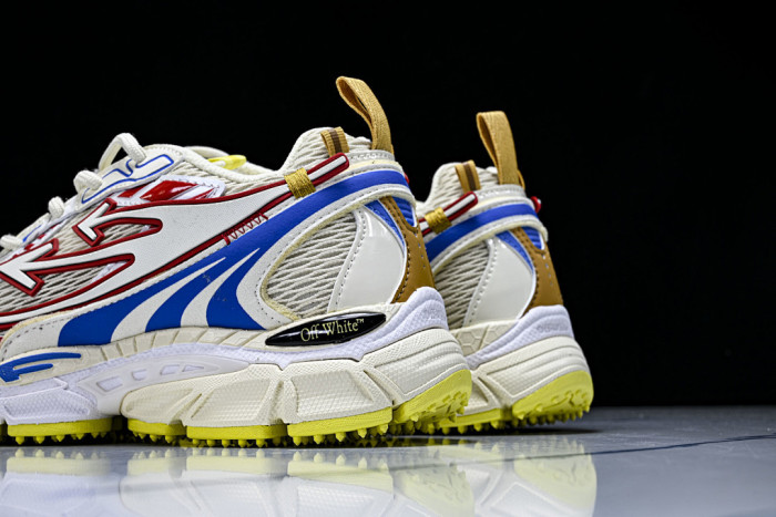 C/O​ SNEAKERS CO-055