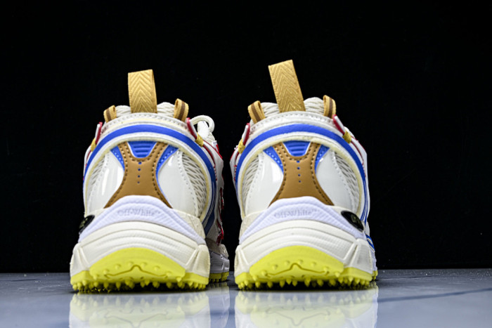 C/O​ SNEAKERS CO-055
