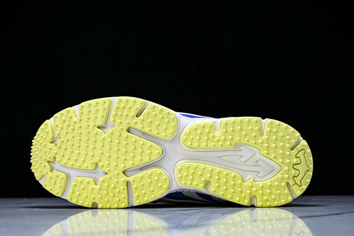 C/O​ SNEAKERS CO-055