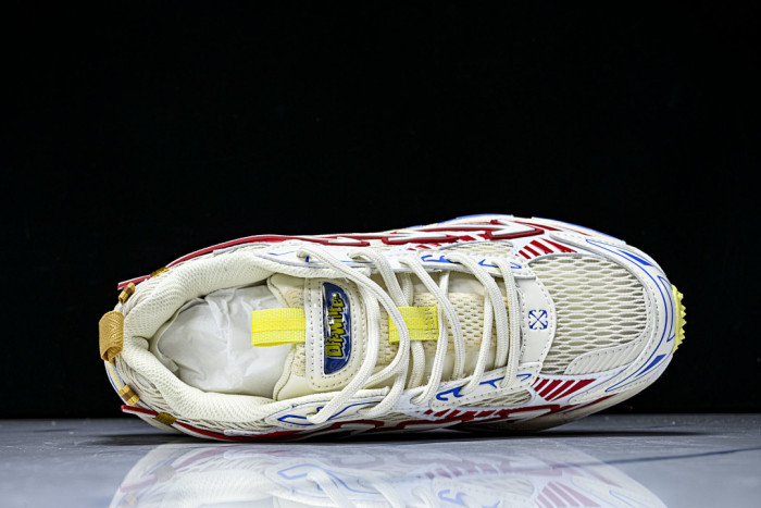 C/O​ SNEAKERS CO-055