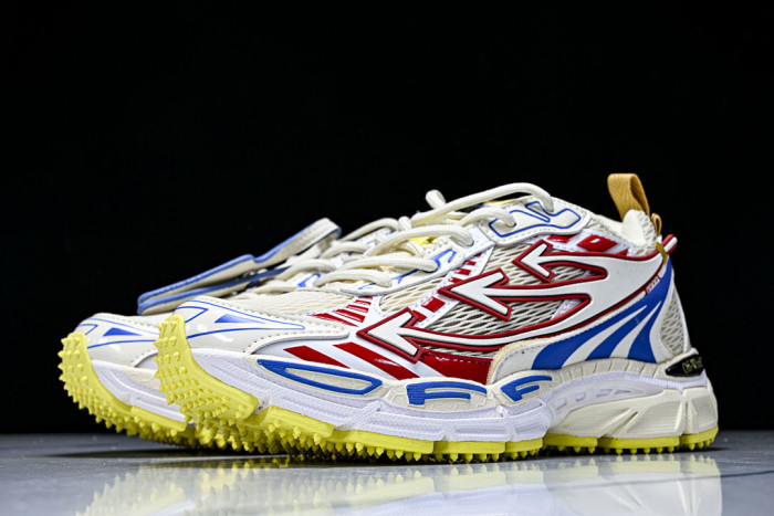 C/O​ SNEAKERS CO-055