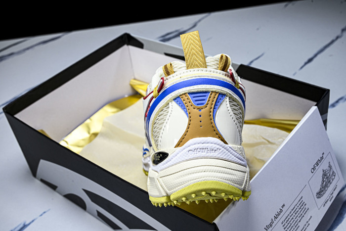 C/O​ SNEAKERS CO-055