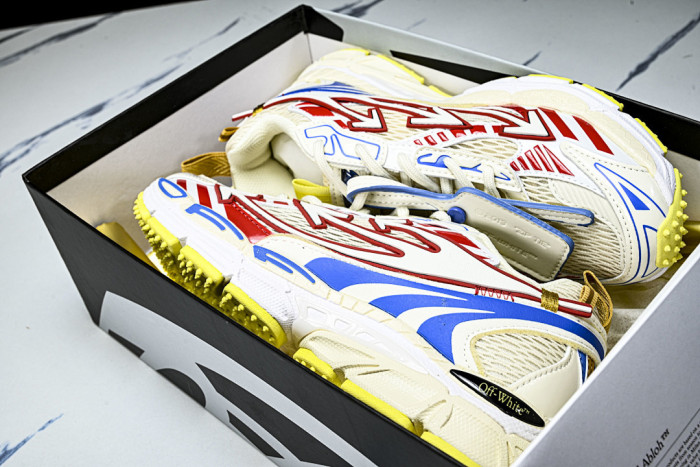 C/O​ SNEAKERS CO-055