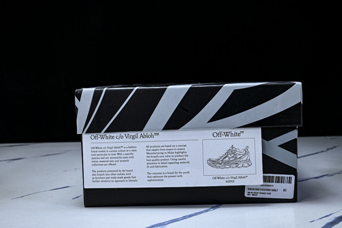C/O​ SNEAKERS CO-055