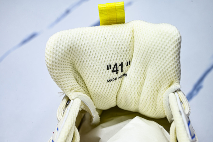 C/O​ SNEAKERS CO-055