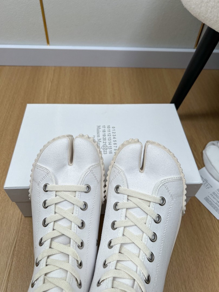 Ma*iso*n Mar*giela MAMA-0163