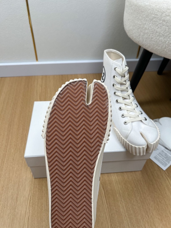 Ma*iso*n Mar*giela MAMA-0163