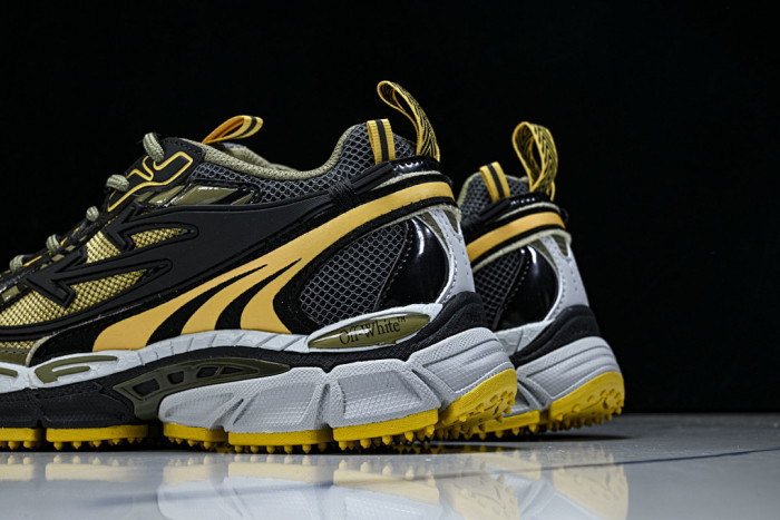 C/O​ SNEAKERS CO-054