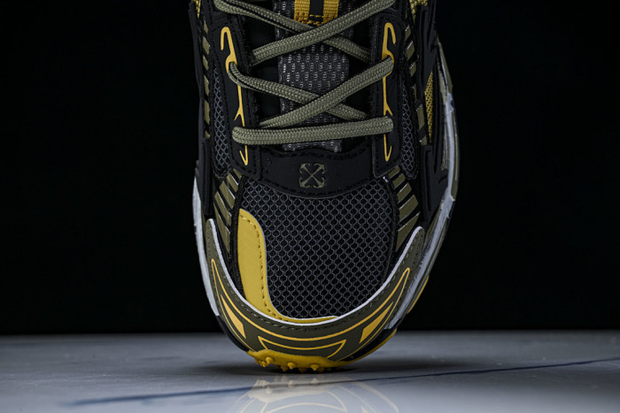 C/O​ SNEAKERS CO-054