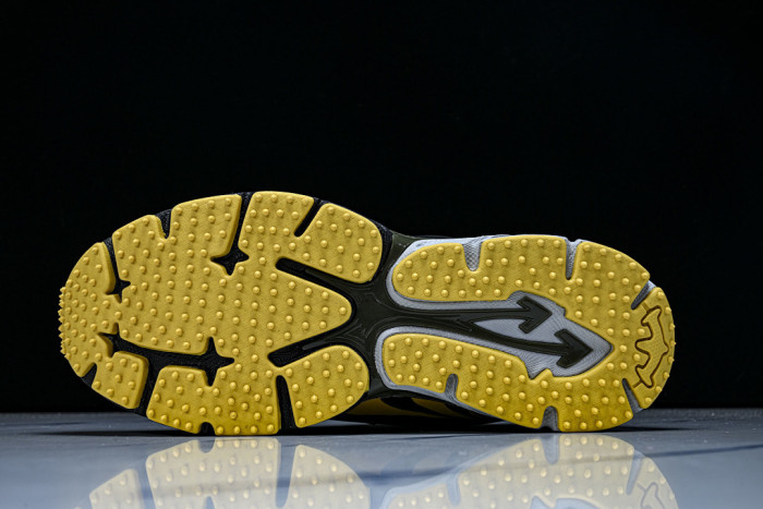 C/O​ SNEAKERS CO-054