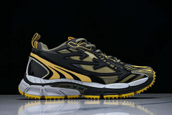 C/O​ SNEAKERS CO-054