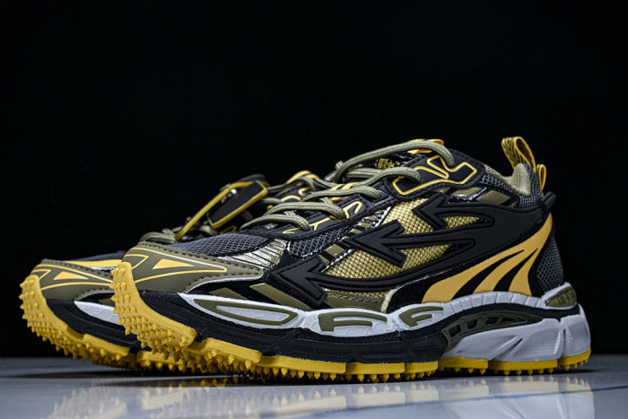 C/O​ SNEAKERS CO-054