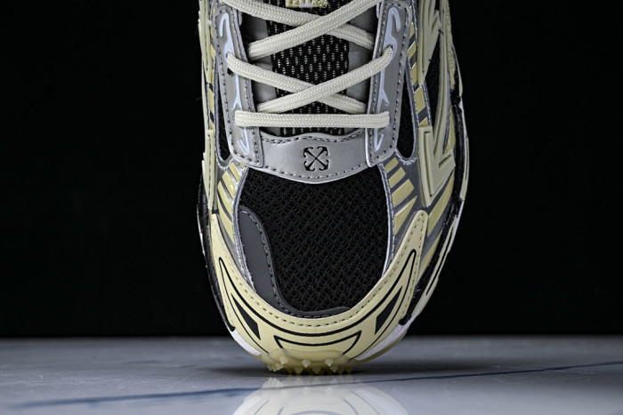 C/O​ SNEAKERS CO-052