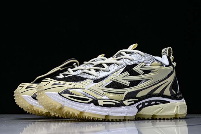 C/O​ SNEAKERS CO-052