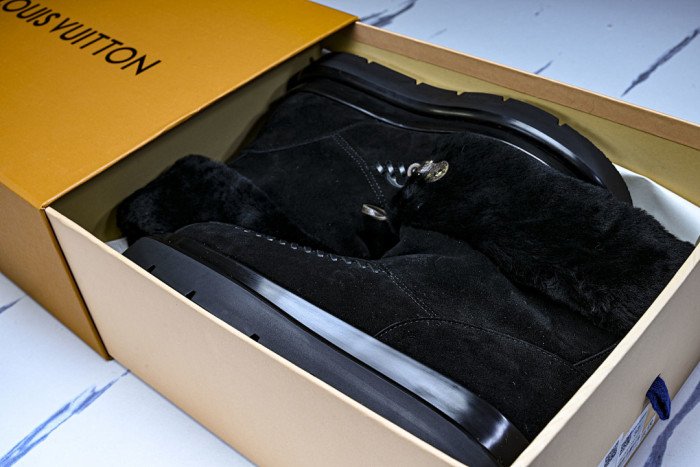 L**V**T* BOOTS LVTBS-056