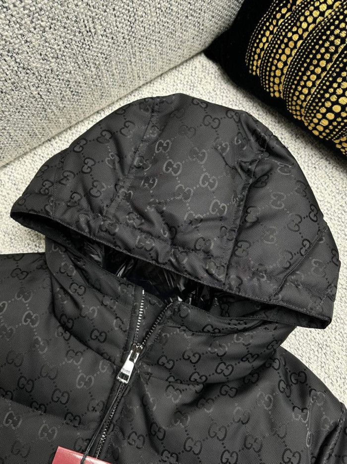 G*UCCI CLOTHES GICS-024