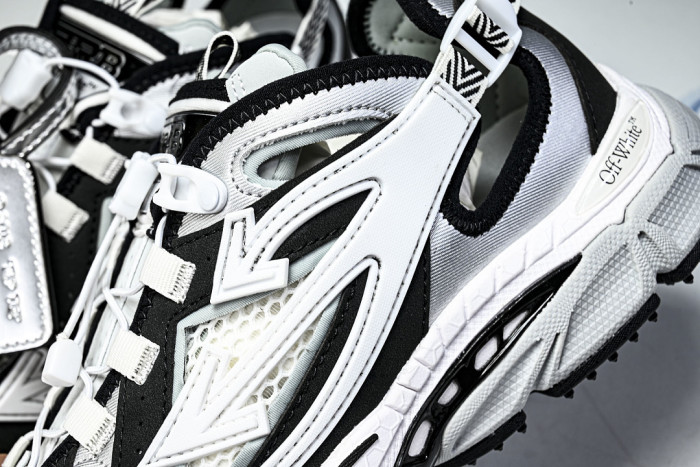 C/O​ SNEAKERS CO-066