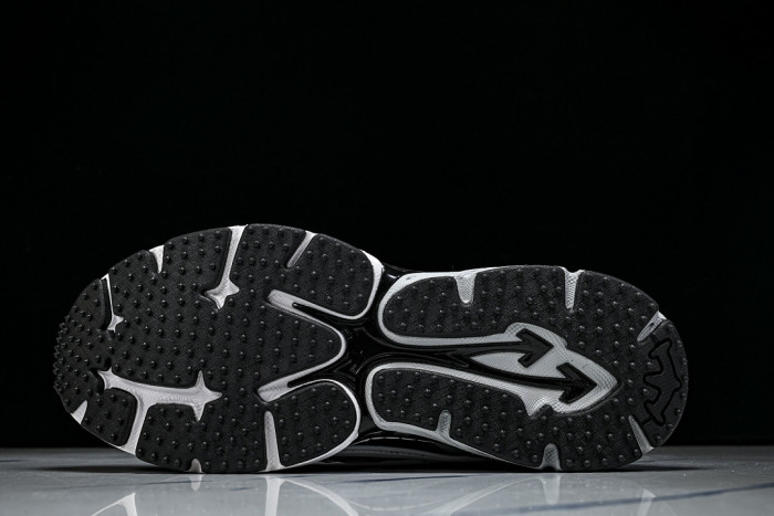 C/O​ SNEAKERS CO-066