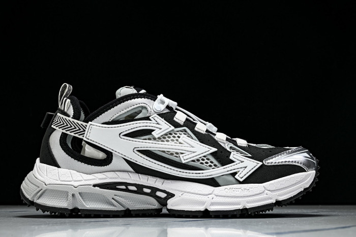 C/O​ SNEAKERS CO-066