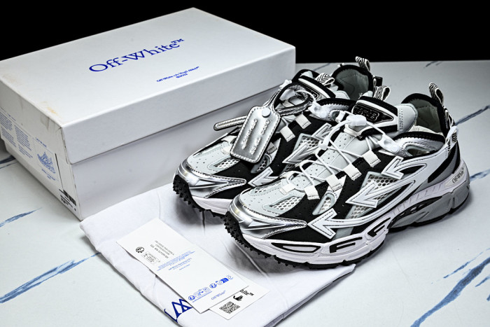 C/O​ SNEAKERS CO-066