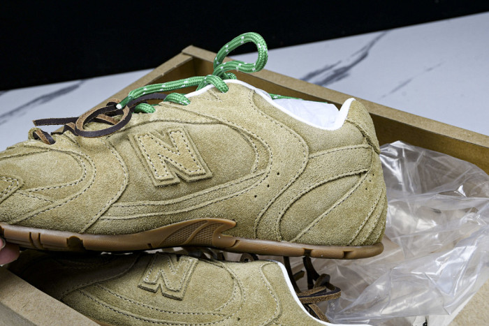 New Balance x Mi­uMi­u 530 MM-005