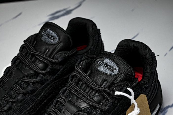 Air Max 95 x Levi