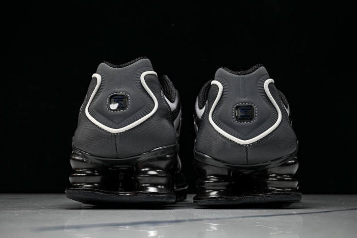 Nike Kobe 6 Protro “3D Hollywood” IQ3902-002