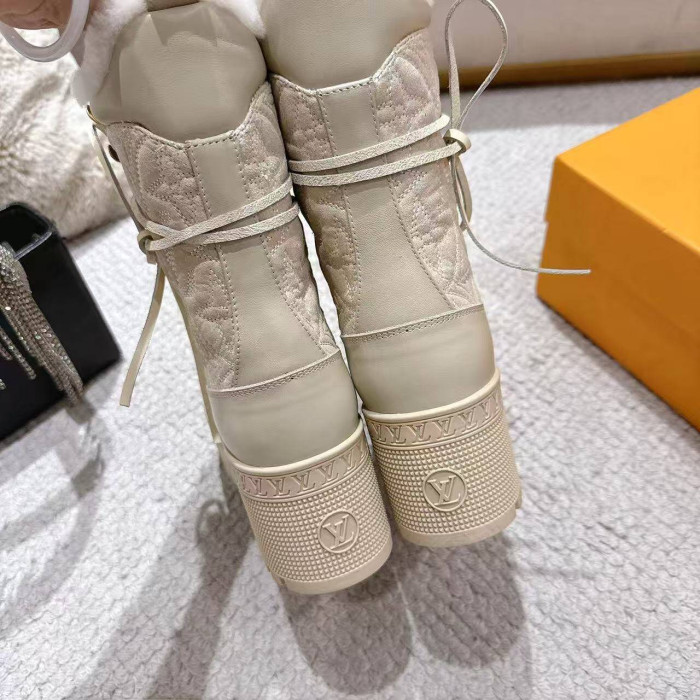 L**V**T* BOOTS LVTBS-059