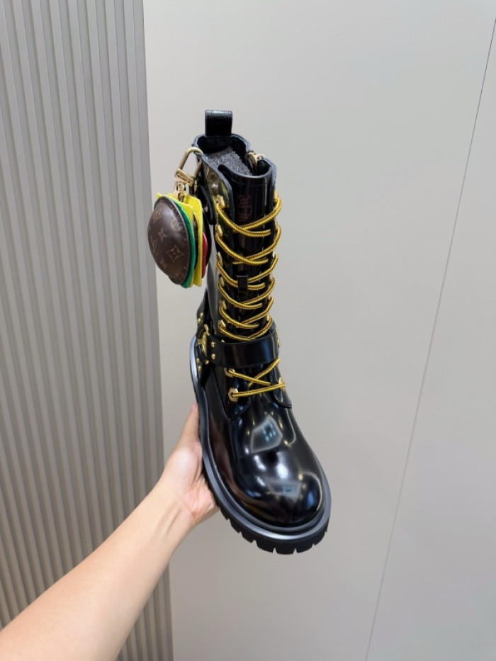 L**V**T* BOOTS LVTBS-051