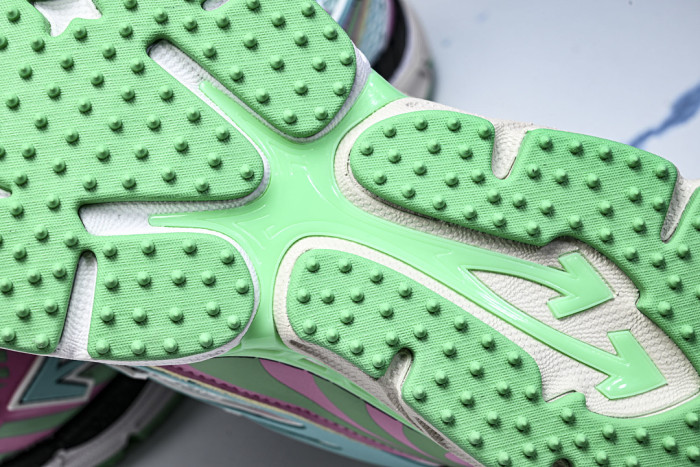 C/O​ SNEAKERS CO-070