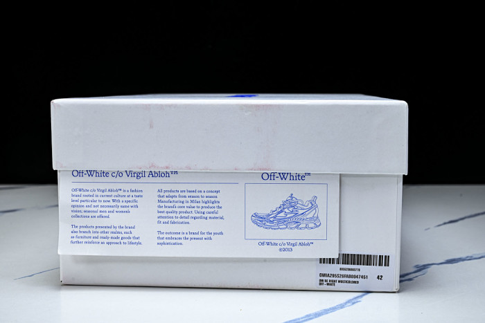 C/O​ SNEAKERS CO-070