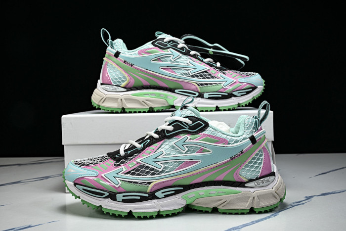 C/O​ SNEAKERS CO-070